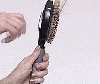 Qwik-Clean Brush Is a Hair Brush That Cleans Itself