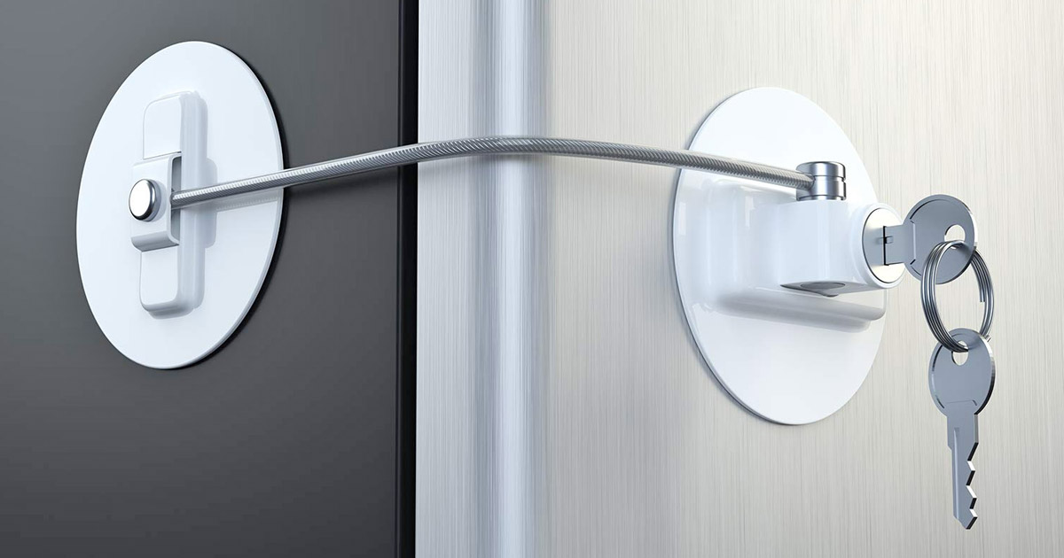 Can SimpliSafe unlock door key?