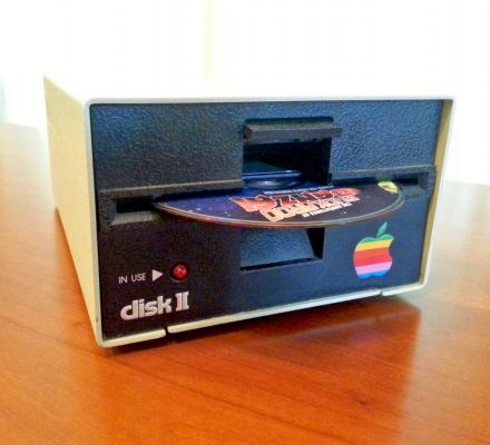 Retro Apple Floppy Drive Made Into a Working Blu-Ray Drive