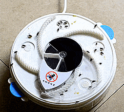 This Revolving Electronic Fly Trap Is An Easy Automated Way To Get Rid Of Flies