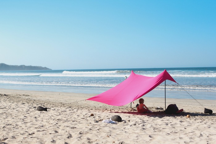 Stake-less beach sunshade