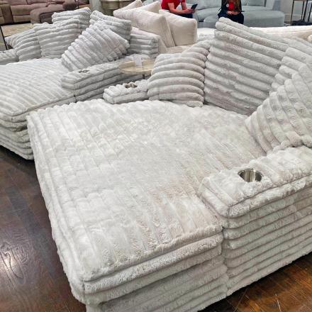 This Super Soft Throw Blanket Sofa Looks Like The Most Cozy Couch Ever