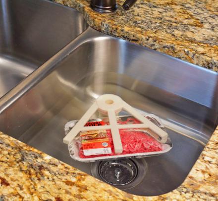Thaw Claw Sink Suction Tool Helps Meat Thaw 7x Faster