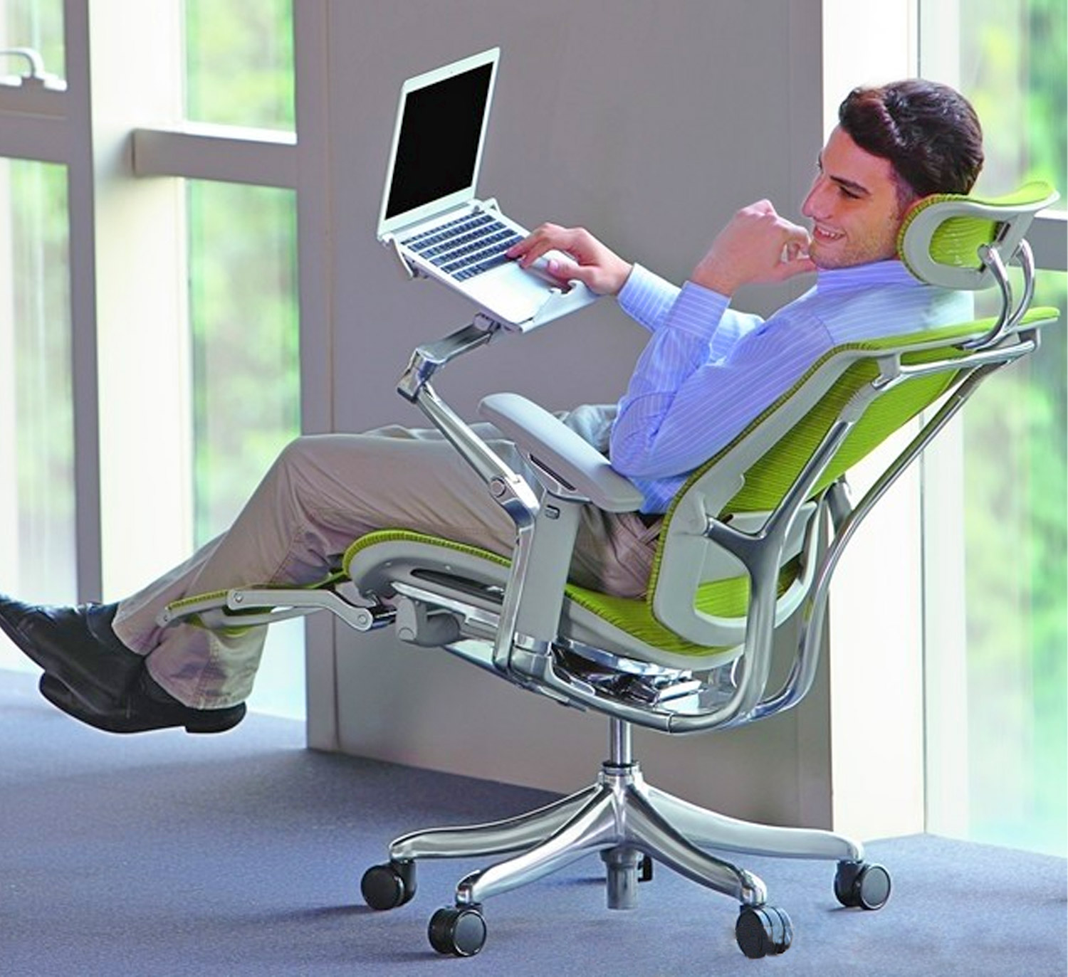 This Ultimate Office Chair Has A Laptop Mount Leg Rests And A Head Rest