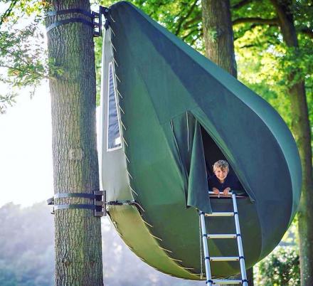 Hanging tents outlet in trees