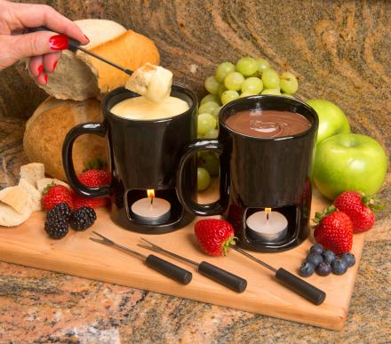 These Candle-Powered Fondue Mugs Are Perfect For Melted Cheese and Chocolate Lovers