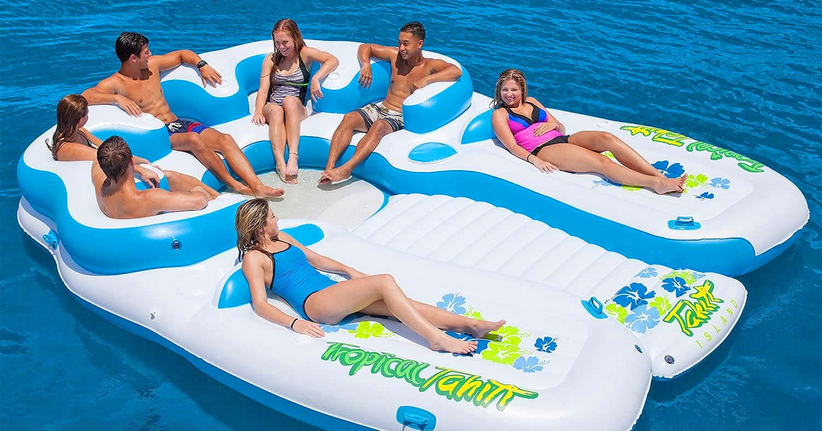 kas Het strand Collega This Giant 7-Person Tropical Island Lake Float Is The Ultimate Way To Party  On The Water