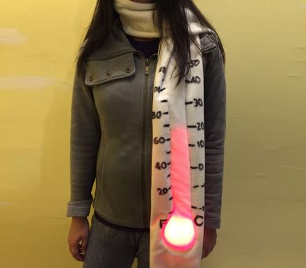 This Giant Thermometer Scarf Actually Shows The Temperature