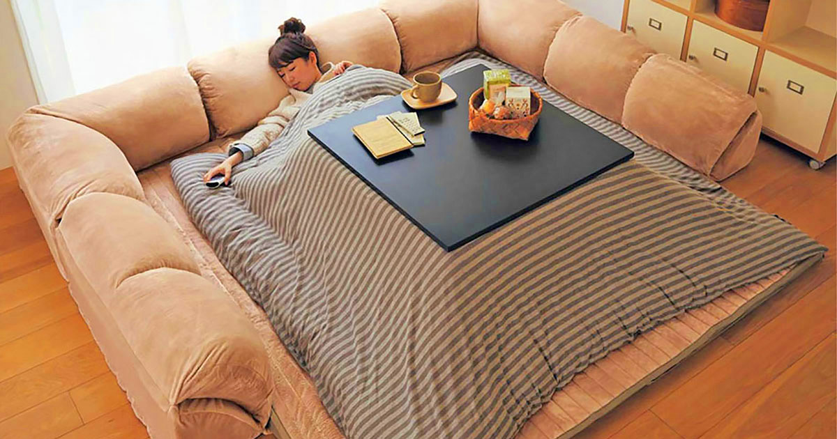 Kotatsu Table 60x60 Cm – Reversible Top In Natural & White, Includes Heater