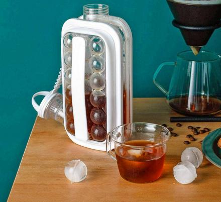 This Ice Kettle Makes Circular Ice Balls, and Doubles as a Portable Water Bottle