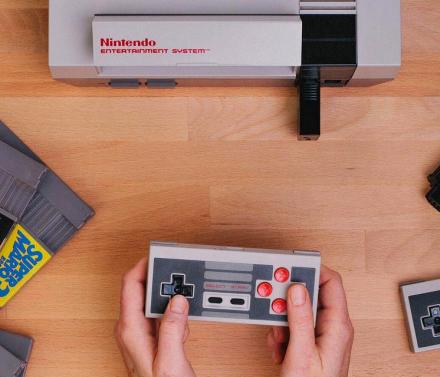 This Retro Receiver Lets You Play Your NES Using a Wireless Controller
