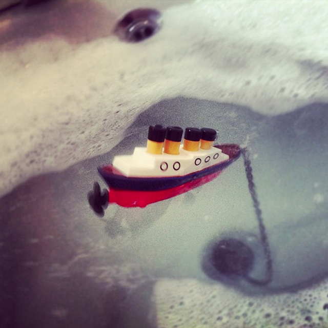titanic toy ship sinking