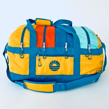 This Duffel Bag With 4 Separated Zipper Compartments Is Perfect For Traveling With The Family