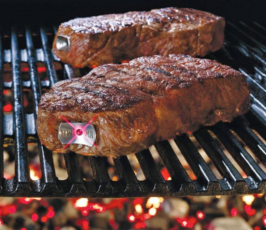 https://odditymall.com/includes/content/ultimate-steak-thermometer-uses-an-led-light-to-tell-you-when-steak-is-done-0.jpg