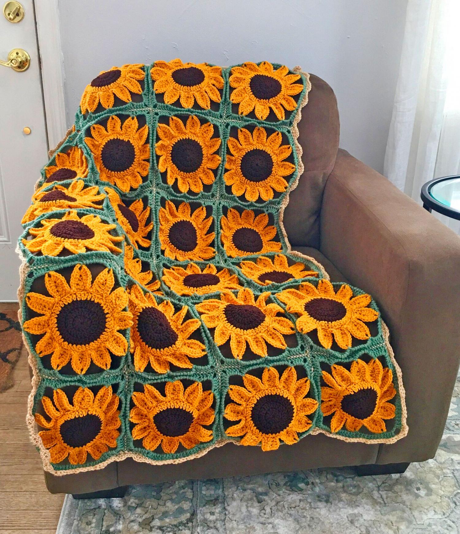 This Free Sunflower Crochet Blanket Pattern Looks Stunning and