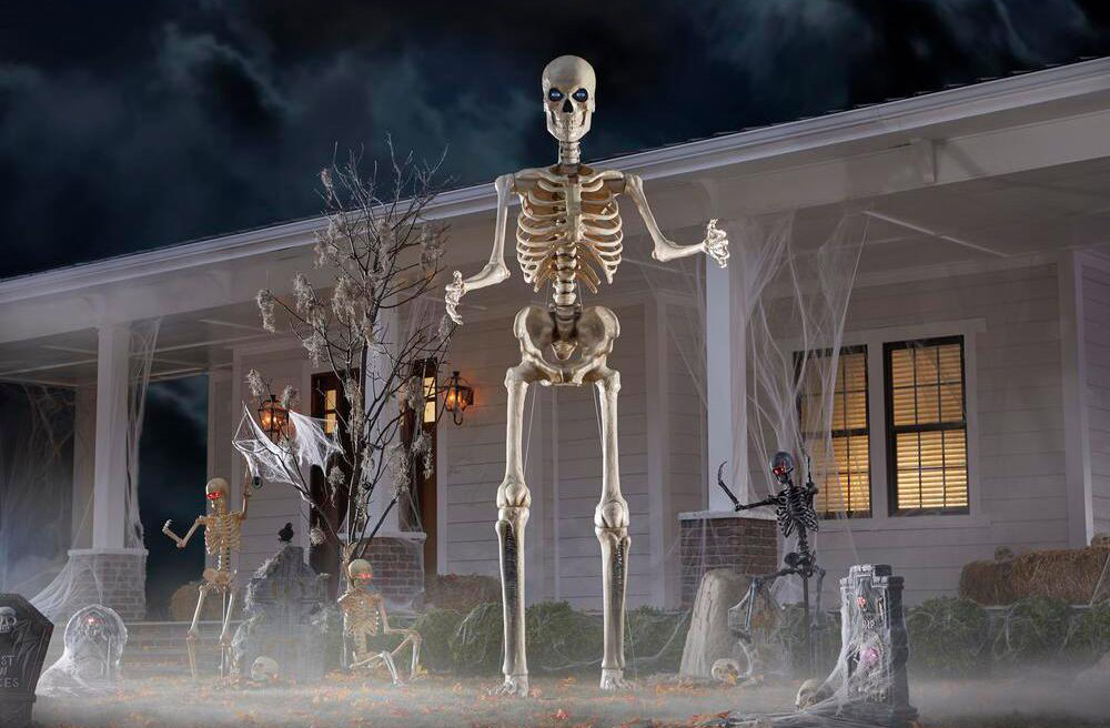 This Giant 12 Foot Skeleton Is The Ultimate Halloween Decoration For 2021