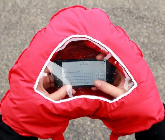 Connected Double Winter Mittens With Smartphone Window