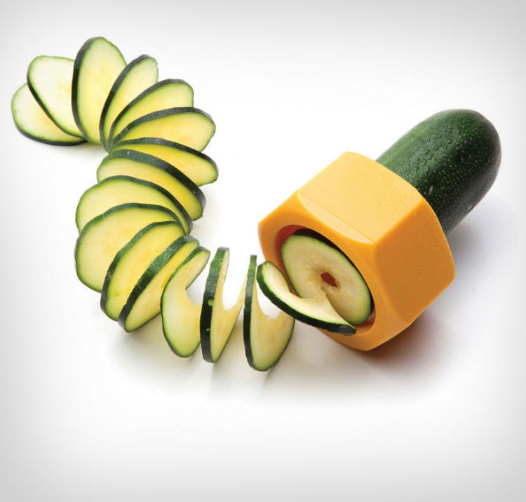 Cucumbo: A Cucumber Spiral Slicer
