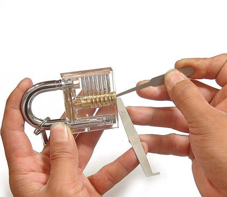 Transparent Padlock To Help You Learn To Pick Locks