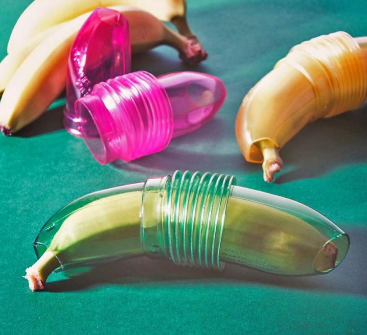 This Banana Holder Keeps Your Banana From Bruising While In Transit