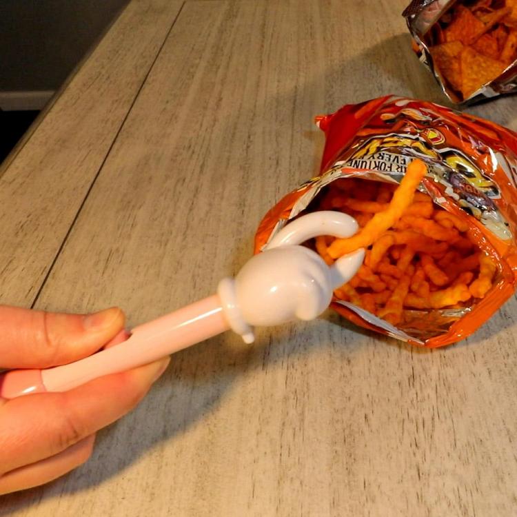 Hand Shaped Potato Chip Grabber Arm
