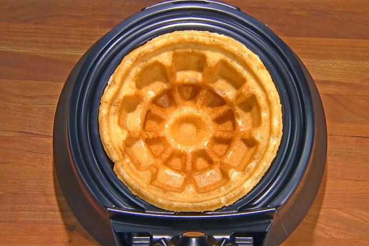 A Waffle Iron That Makes Delicious, Edible Waffle Bowls - Genius