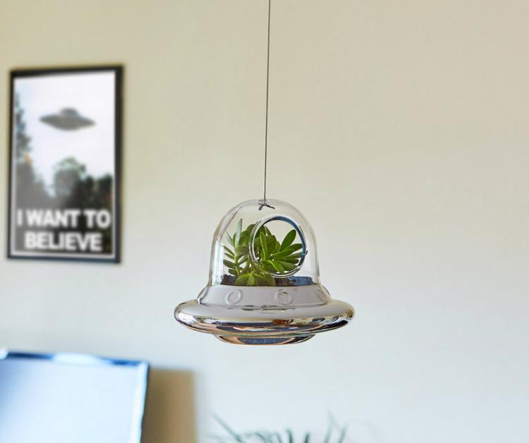 Alien Invasion Flying Saucer Hanging Air Plant Holder - UFO alien ship succulent planter