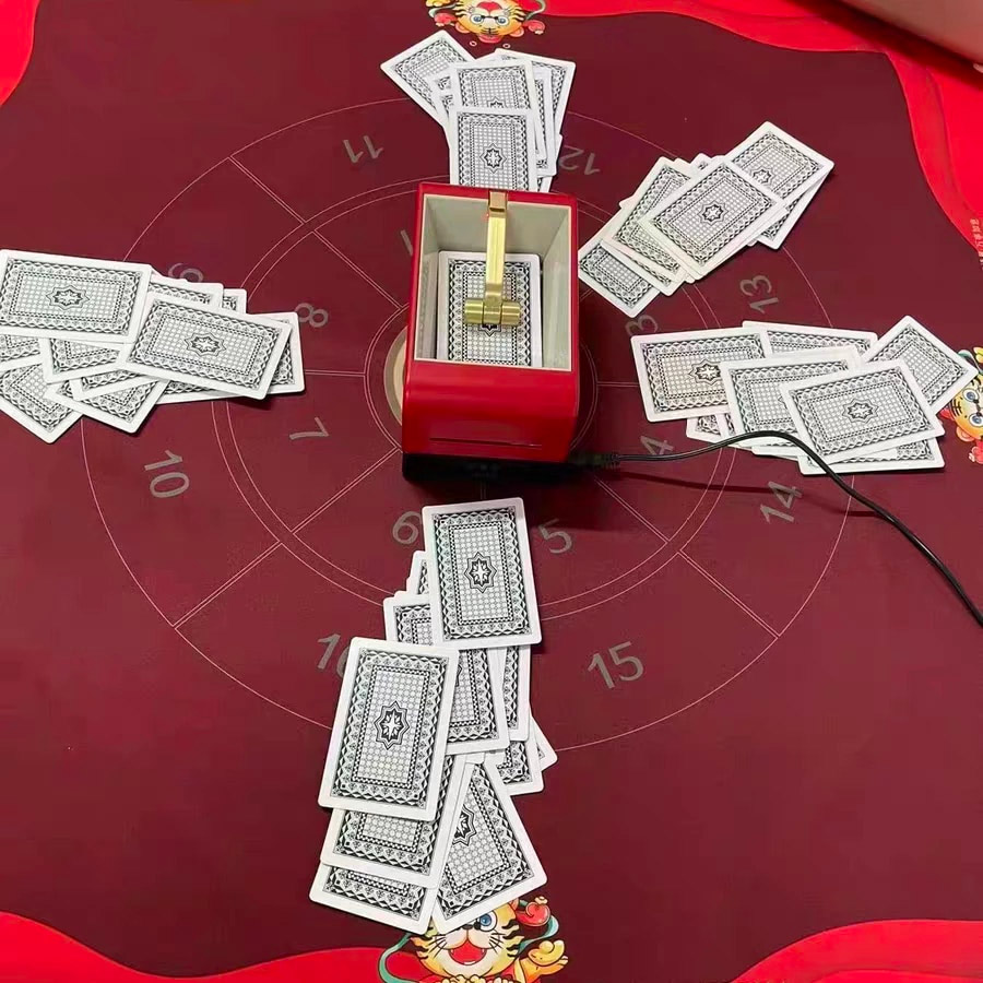 automatic playing card distribution machine