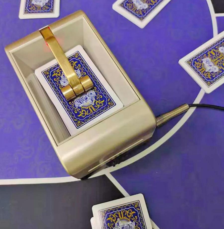 Automatic Card Dealing Robot - 360 degree rotating card dealer machine