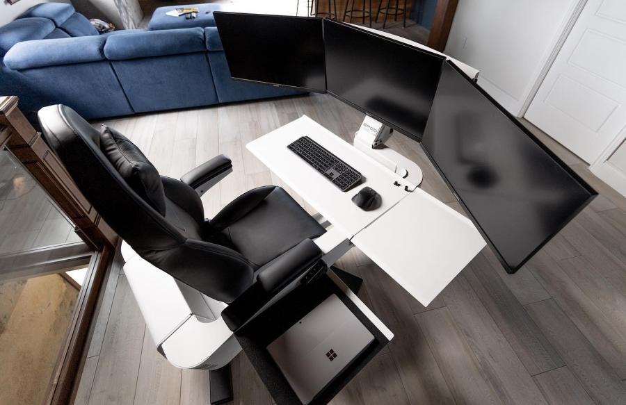 This Automatic Reclining Robotic Desk Might Be The Ultimate Workstation