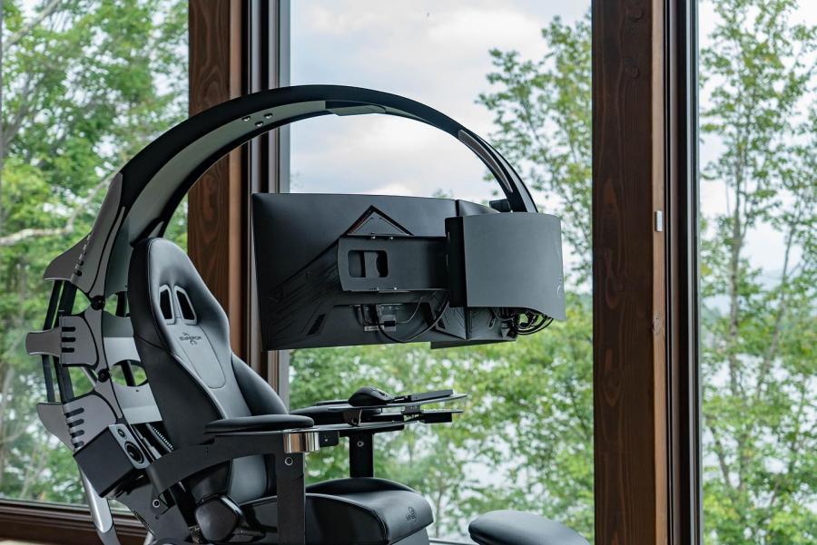 This Automatic Reclining Robotic Desk Might Be The Ultimate Workstation