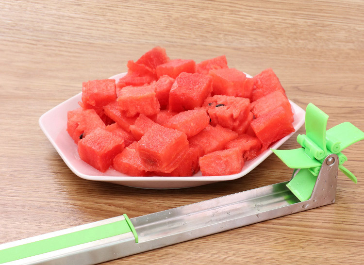 Yueshico's $13 Watermelon Slicer Cubes Fruit in 2 Minutes