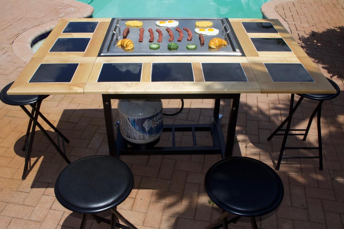 https://odditymall.com/includes/content/upload/backyard-hibachi-grill-8021.jpg