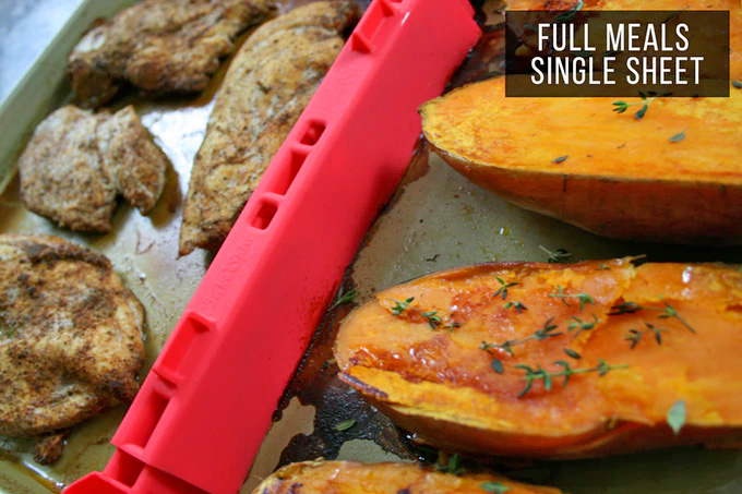 BakeSplit: Pan Divider That Lets You Cook Two Separate Meals With