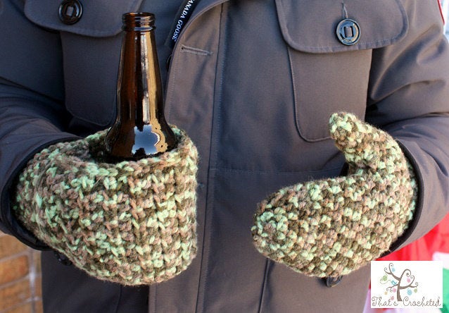 Beer Mitts - Beer koozie mittens hold your beer in the winter