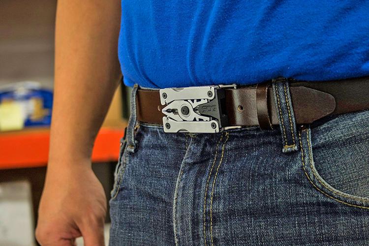 Tool deals belt buckle