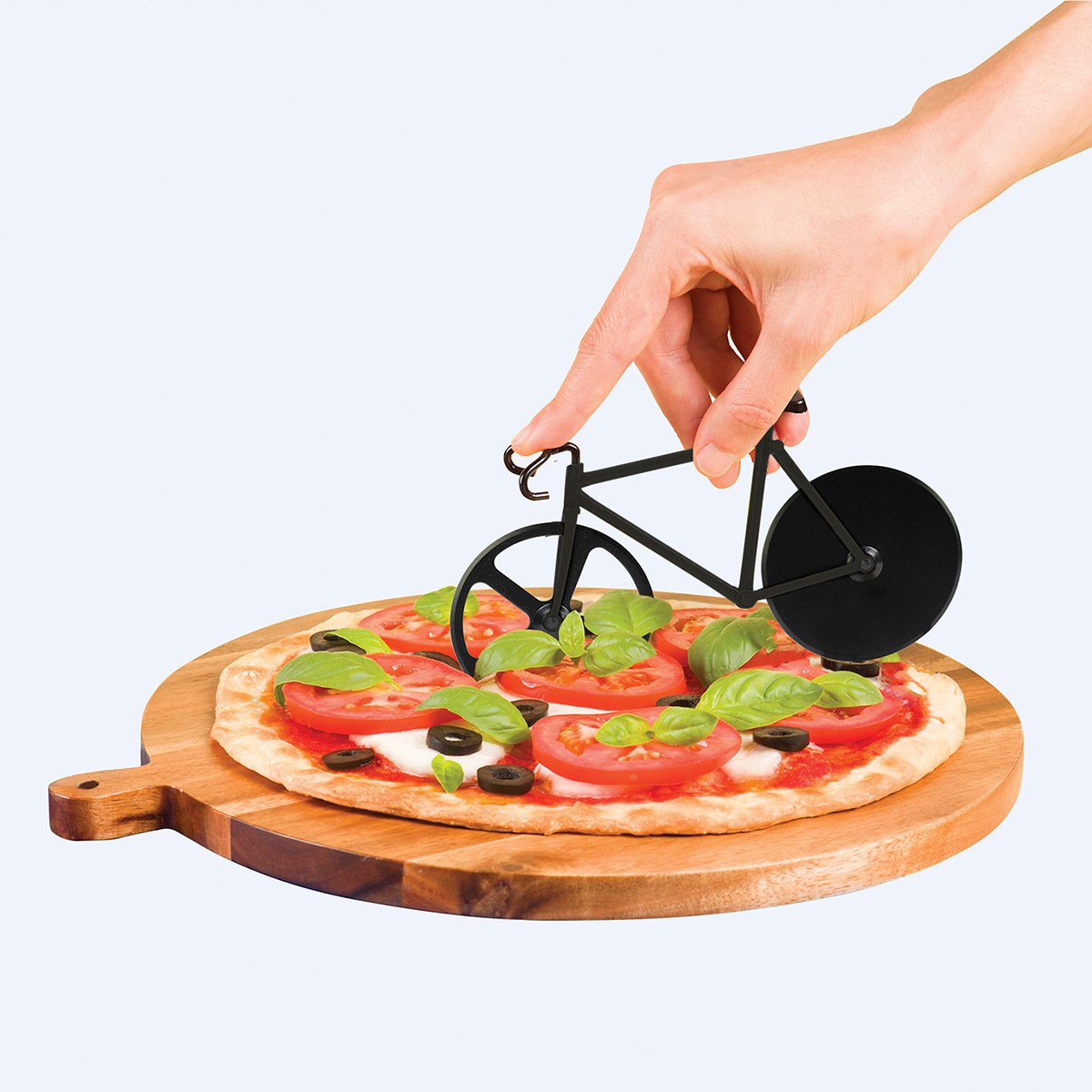 pizza cutter or pizza slicer