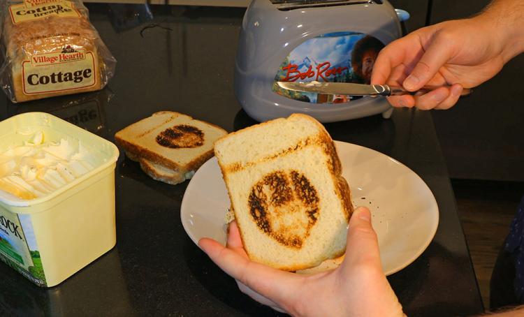 Uncanny Brands Bob Ross Toaster - Toasts Bob's Iconic Face onto Your Toast,  1 - Pick 'n Save