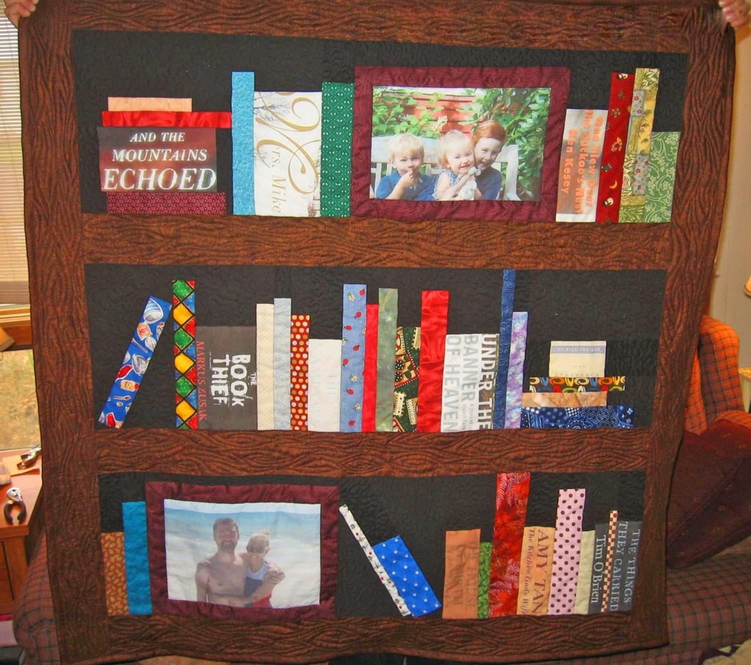 You Can Get A Bookcase Quilt Customized With Your Favorite Books And ...