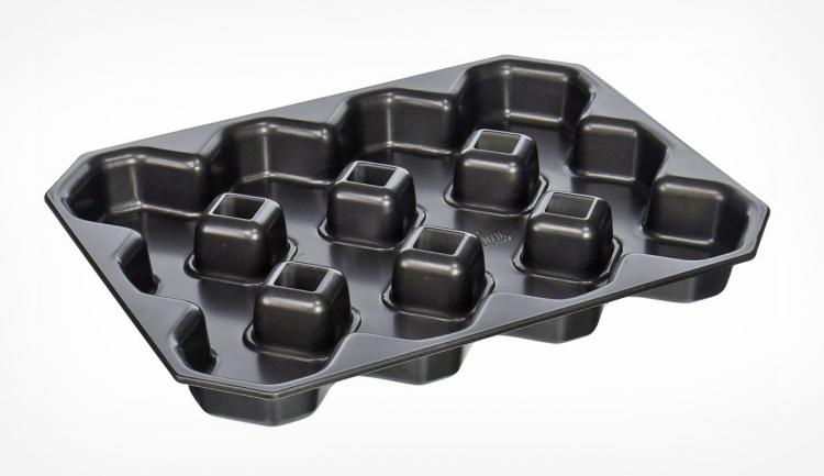 This Brownie Pan Makes Diamond Shaped Brownies So Every Piece Is