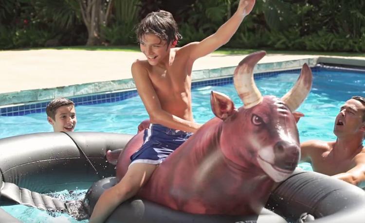 bull inflatable pool