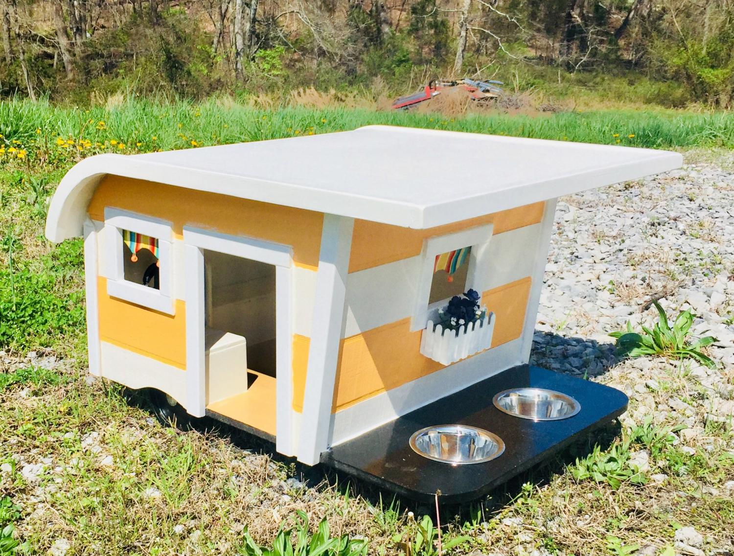 RV Dog House Novelty Camper Trailer