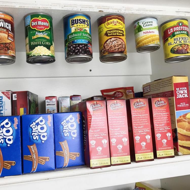 CanLoft Magnetic Canned Food Hangers Save Space In Your Pantry