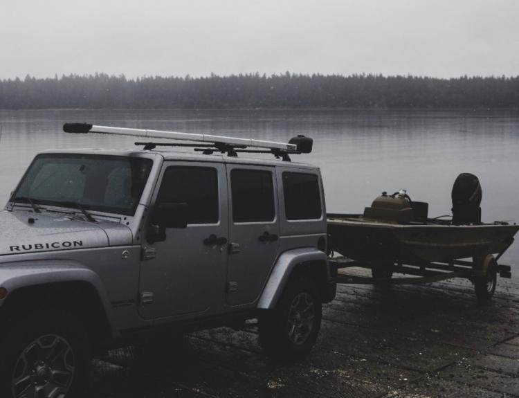 Car Rooftop Fishing Rod Holders Save Space and Prevents Damage