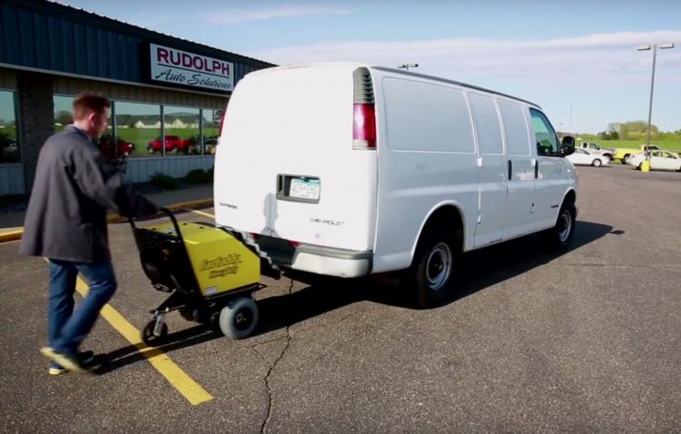 CarCaddy Electric Car Pusher - stalled car automatic car mover