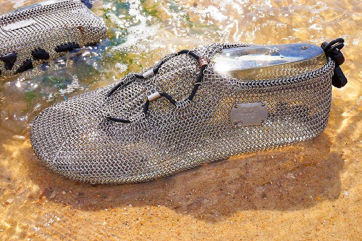 gost barefoot chain link shoes