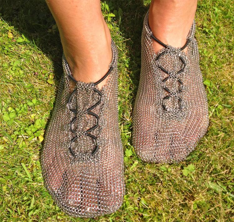 These Chainmail Shoes Give a More 