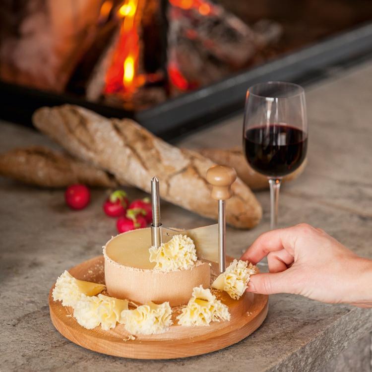 Live - This machine makes perfect cheese flowers.