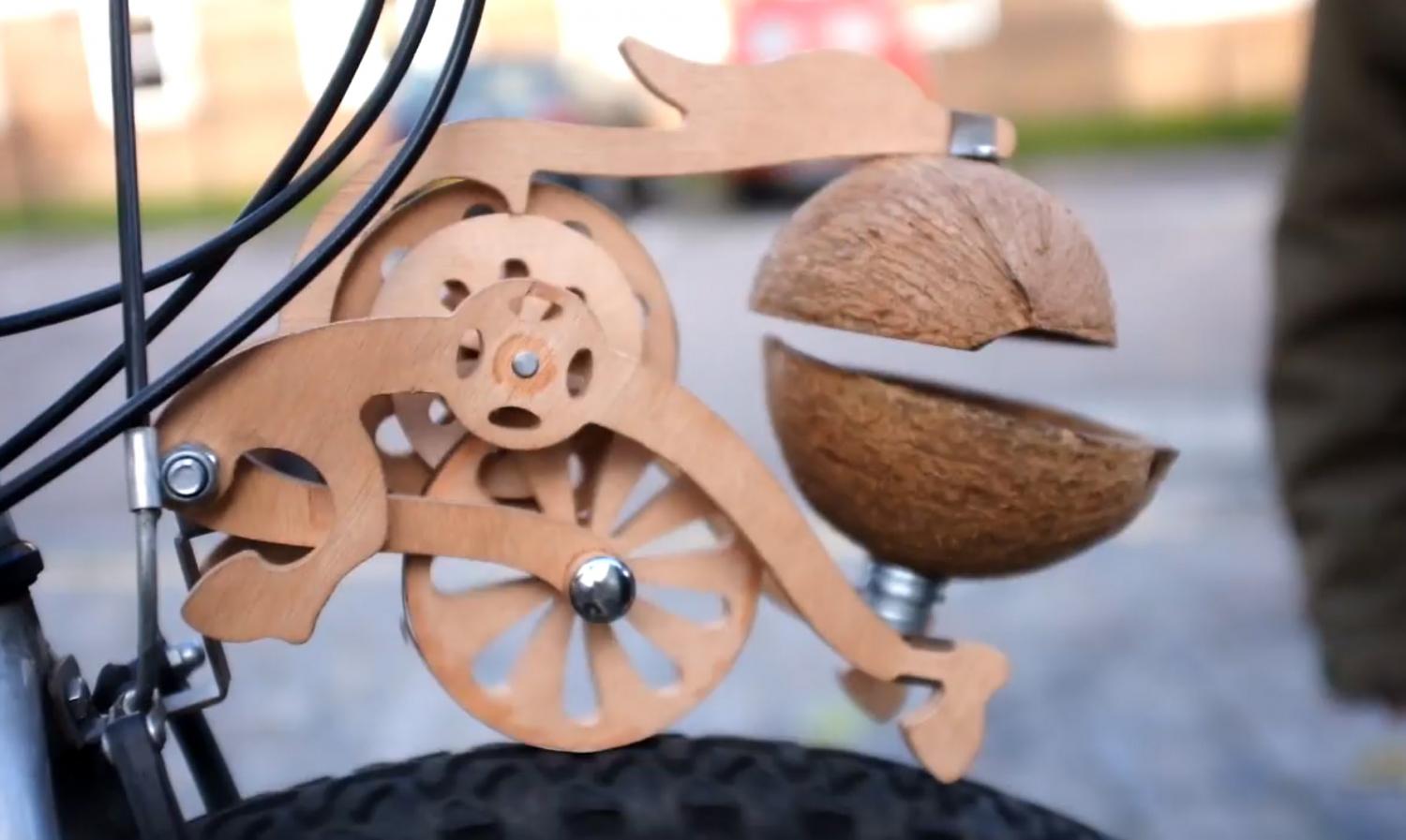 Trotify galloping horse bicycle accessory with coconuts - Monty Python bike gadget