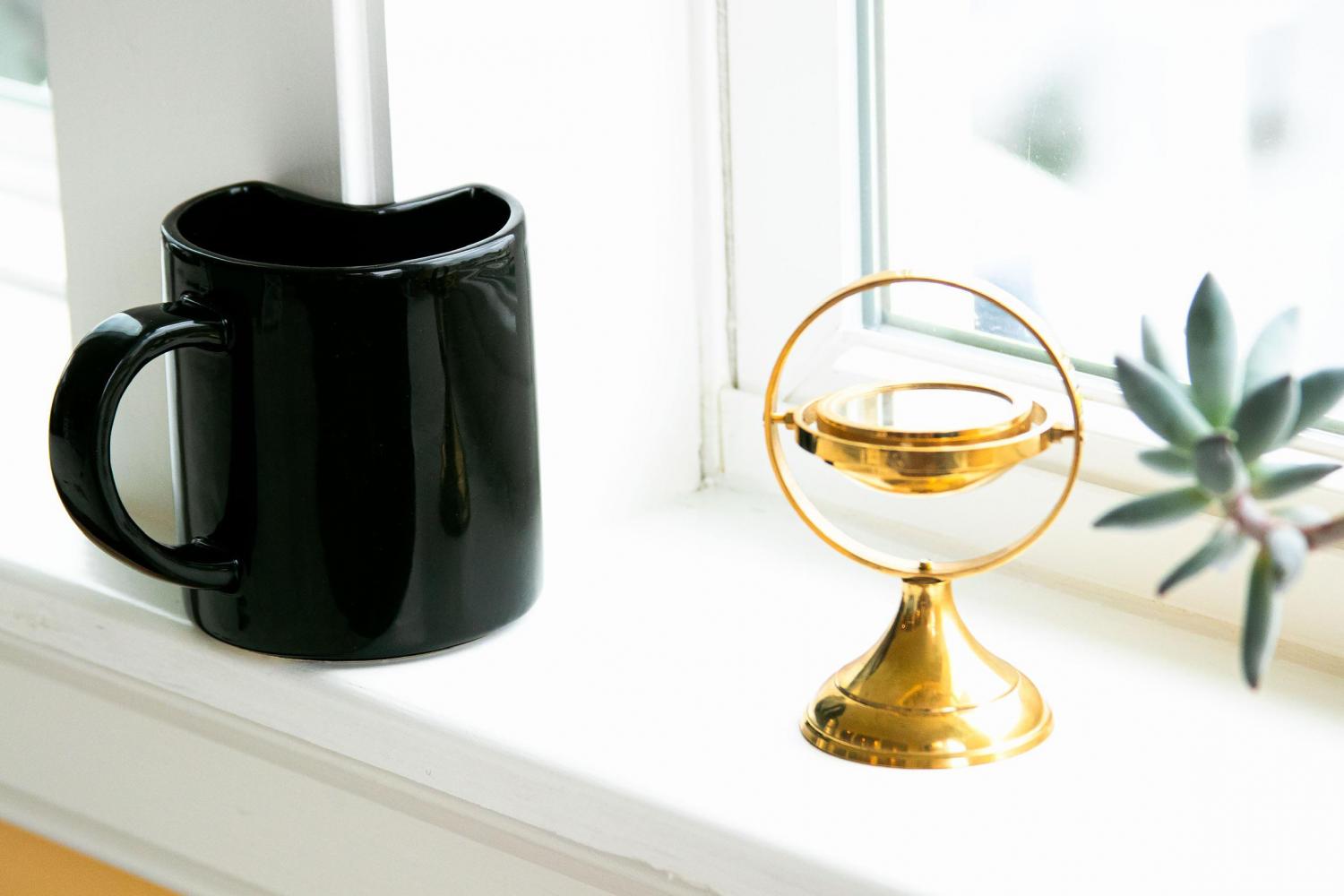 Corner Mug - Corner shaped mug to save space fits in windowsill corners